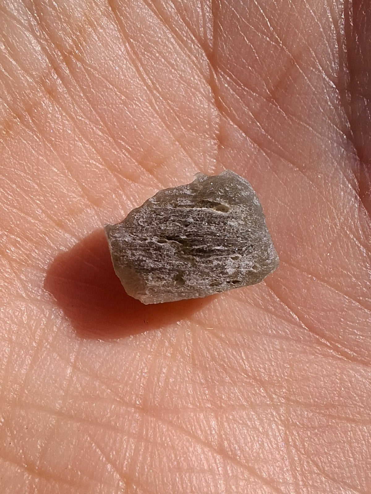 Moldavite Piece, SNOWFLAKE, FROSTED, BRUSNA, 0.69g, Tektite (Ref: 1503)