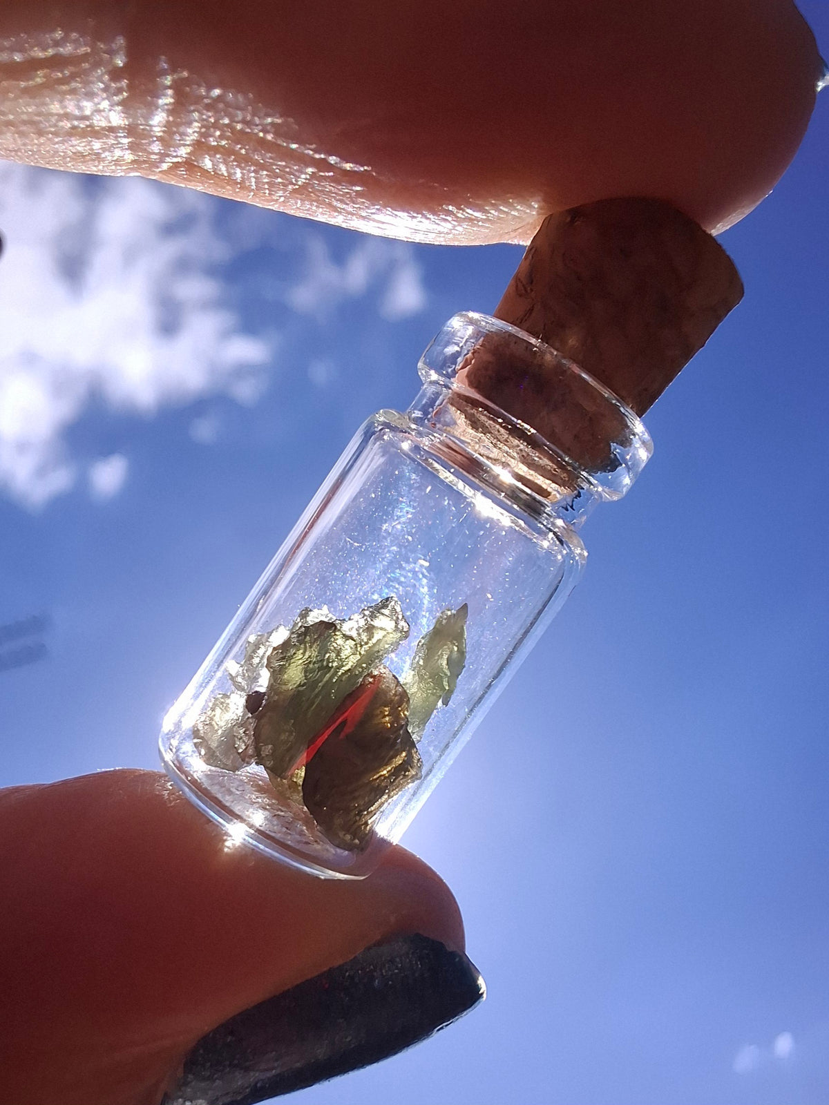 Moldavite Chips (0.50g) in 1ml Bottle, Tektite (Ref: B22)