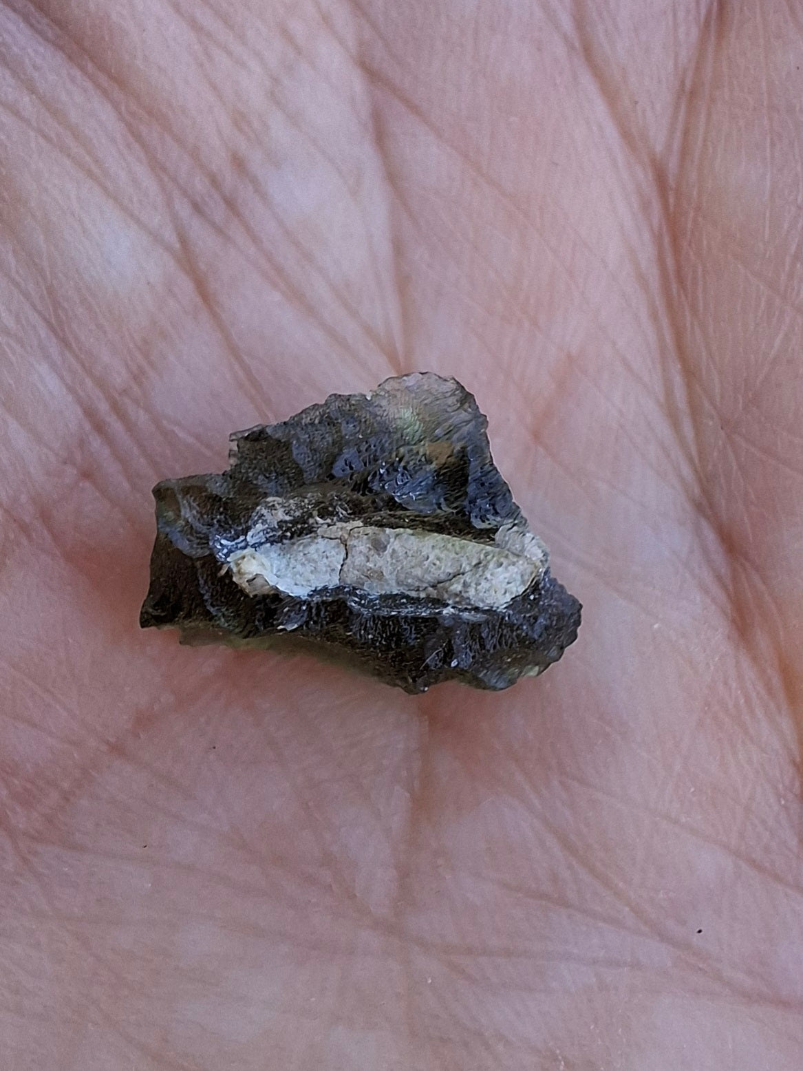 Moldavite Piece, 0.90g, Tektite (Ref: 1412)