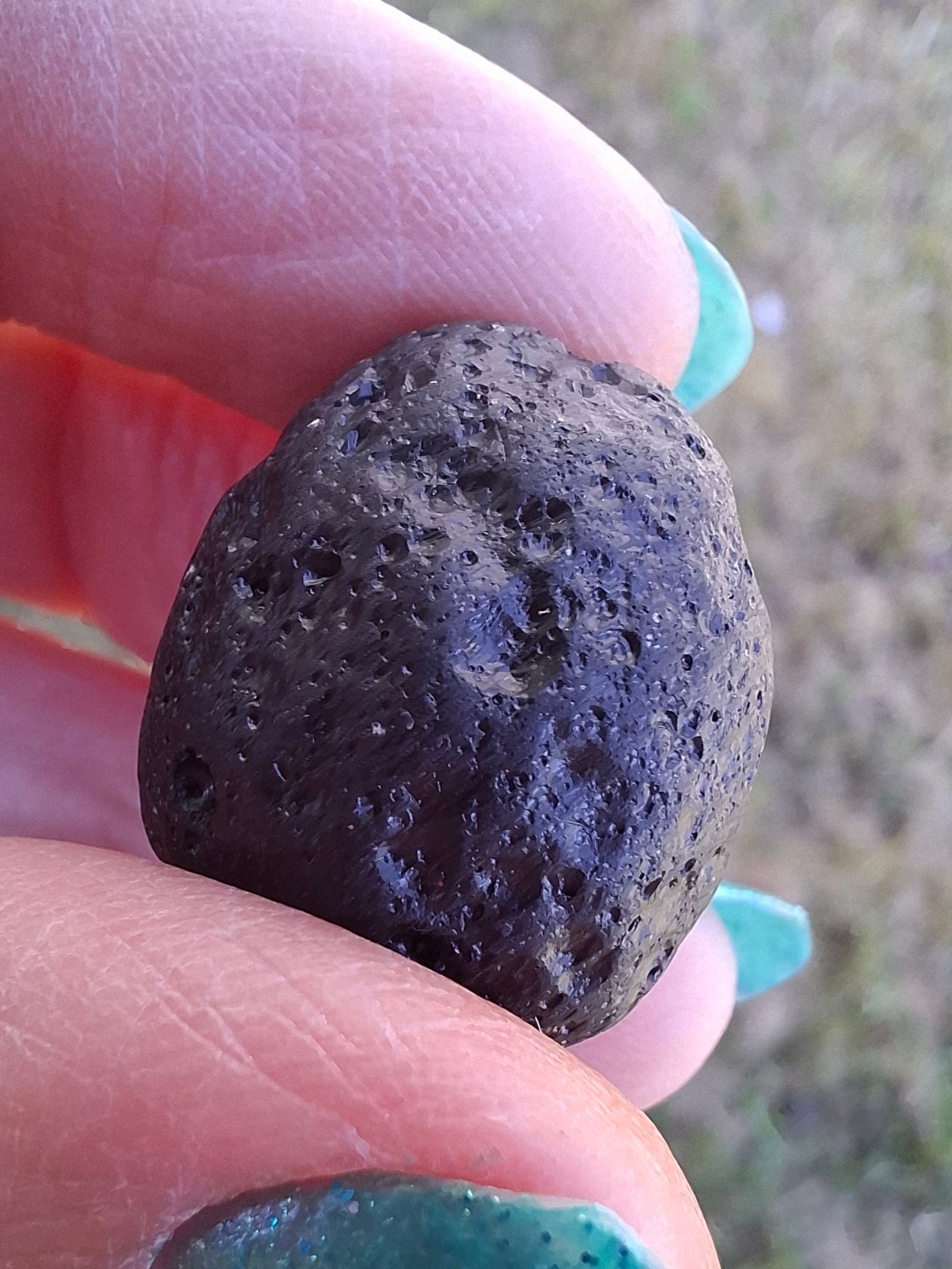 Philippinite (Rizalite), 9.75g, Tektite