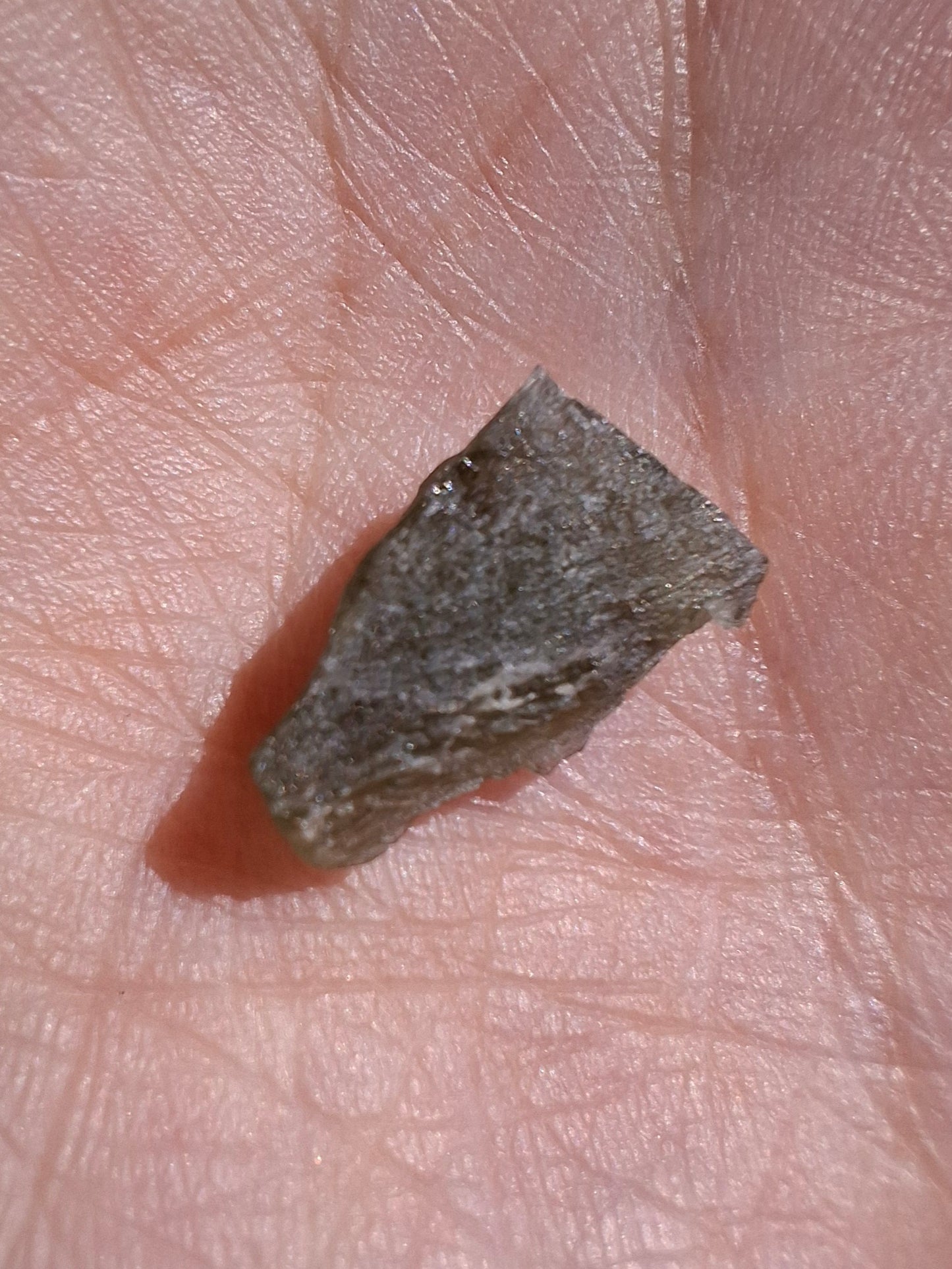 Moldavite Piece, 0.68g, Tektite (Ref: 1471)