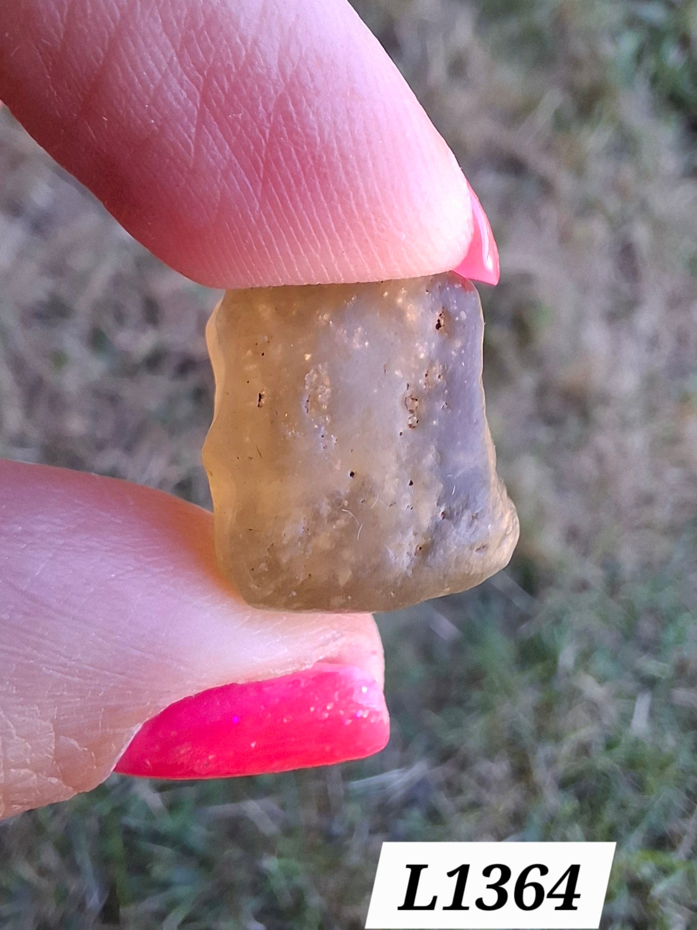 Libyan Desert Glass (darker) Piece, 4.92g, Tektite (Ref: L1364)