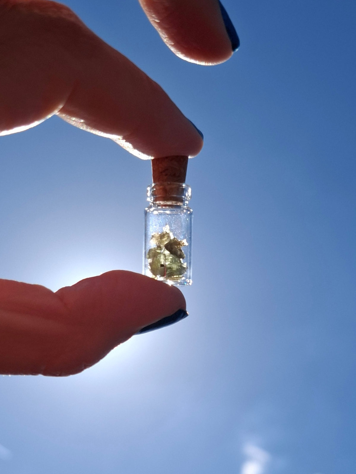Moldavite Chips (0.50g) in 1ml Bottle, Tektite (Ref: B27)
