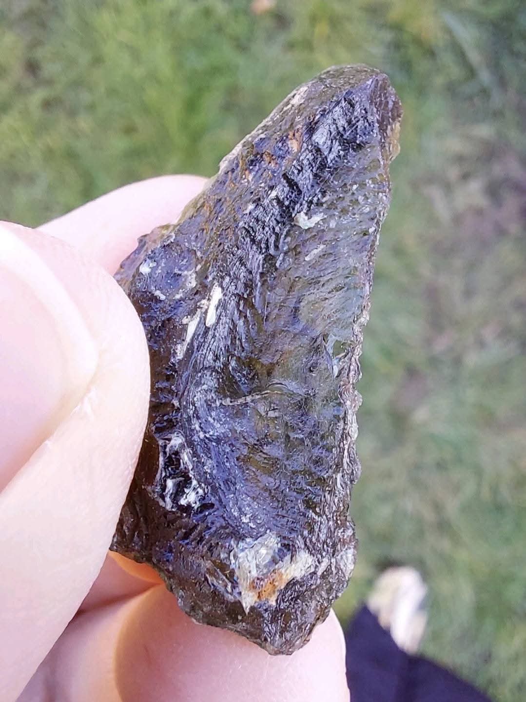 Moldavite Piece, CHLUM, 7.54g, Tektite (Ref: 1048)