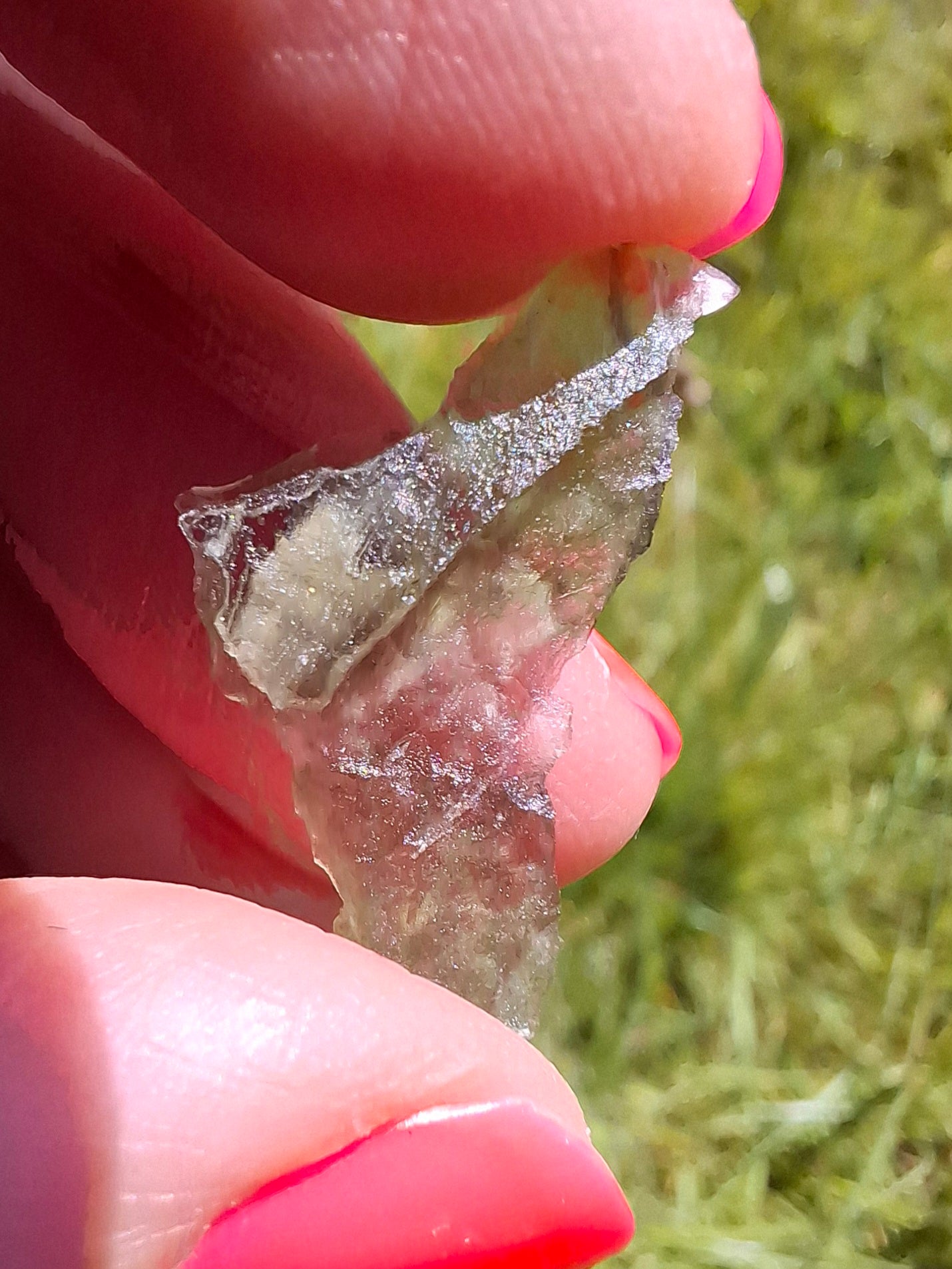 Moldavite Piece, 0.87g, Tektite (Ref: 1411)