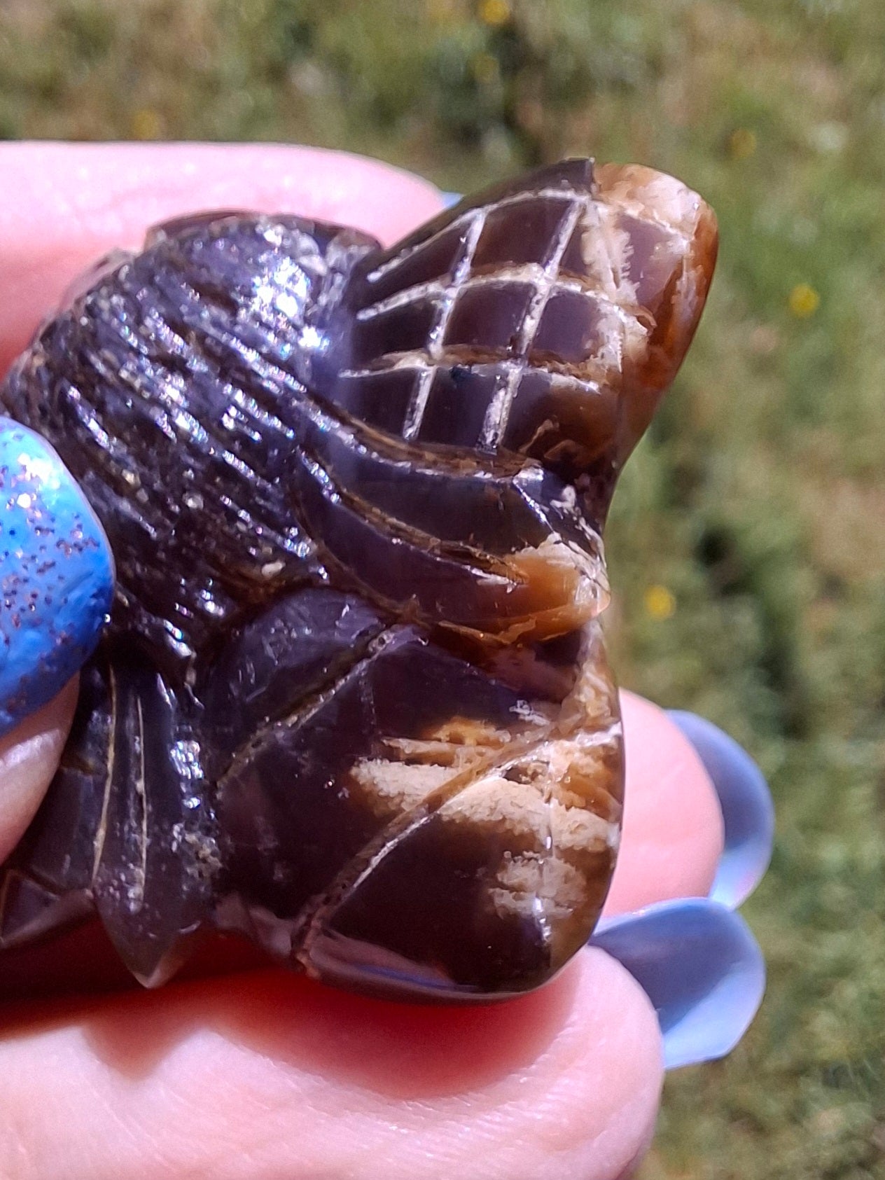Red Amber Honey Bee Carving, 7.47g, Fossil (Ref: Bee37)