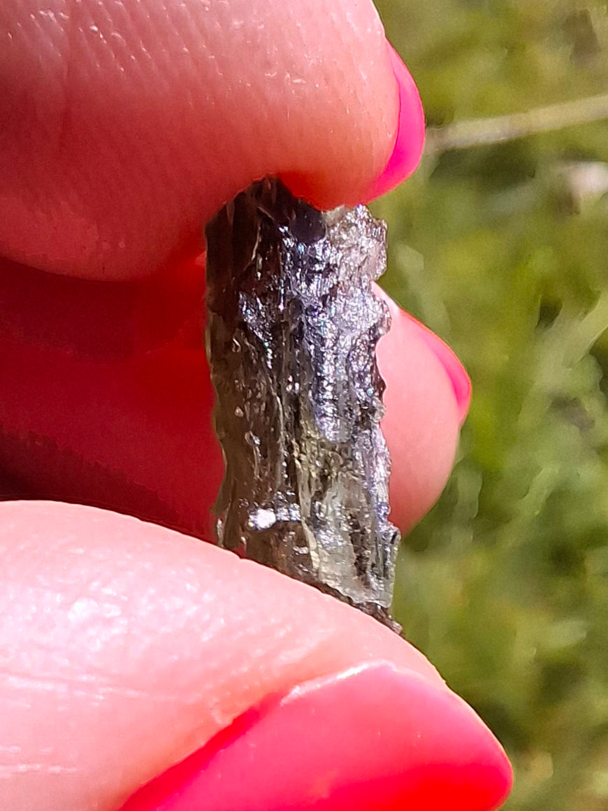Moldavite Piece, 0.65g, Tektite (Ref: 1410)