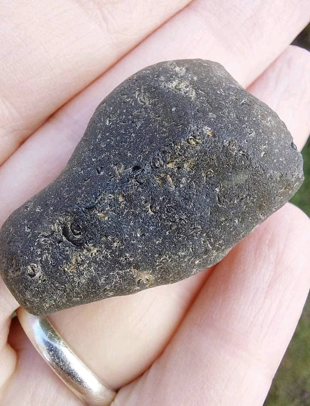 Moldavite Piece, CHLUM FIELD, 15.77g, Tektite (Ref: 1045)