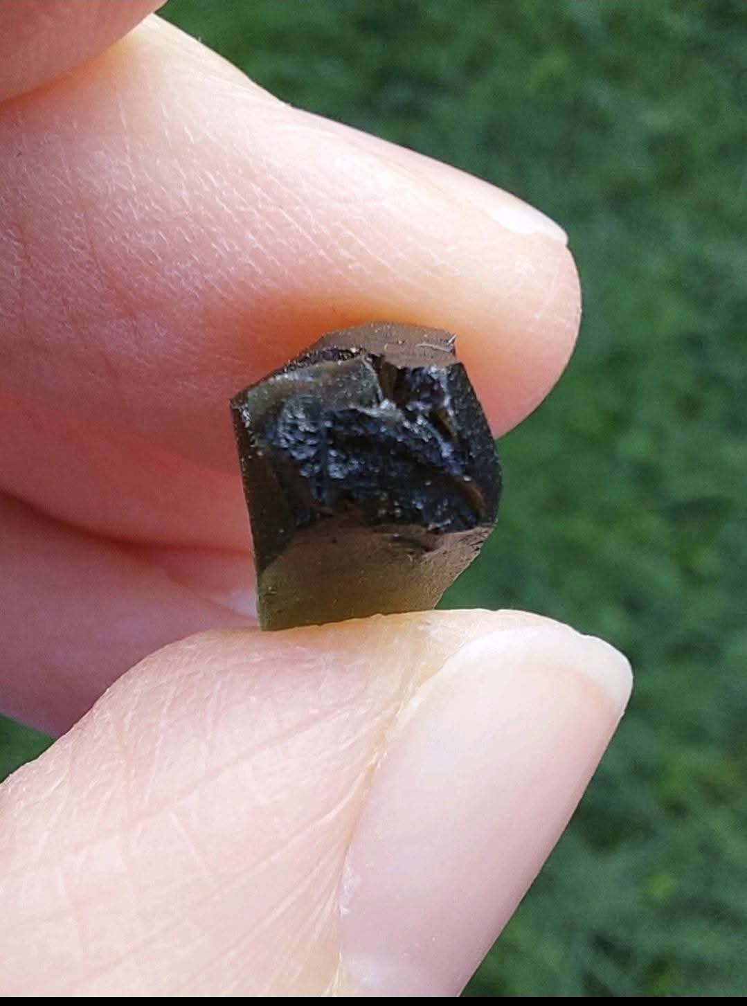 Moldavite Piece, 0.94g, Tektite (Ref: 937)