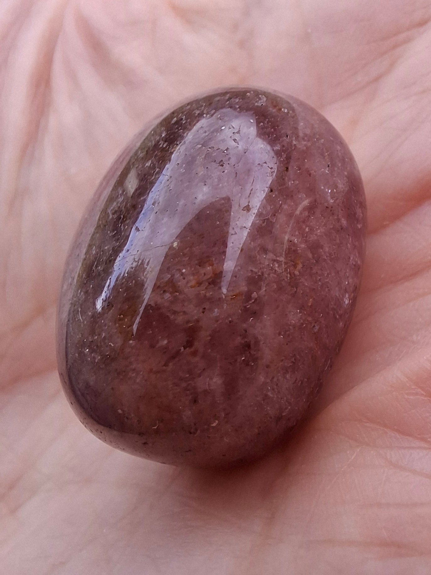Strawberry Quartz, Tumble Stone, Crystal (Ref: T12)