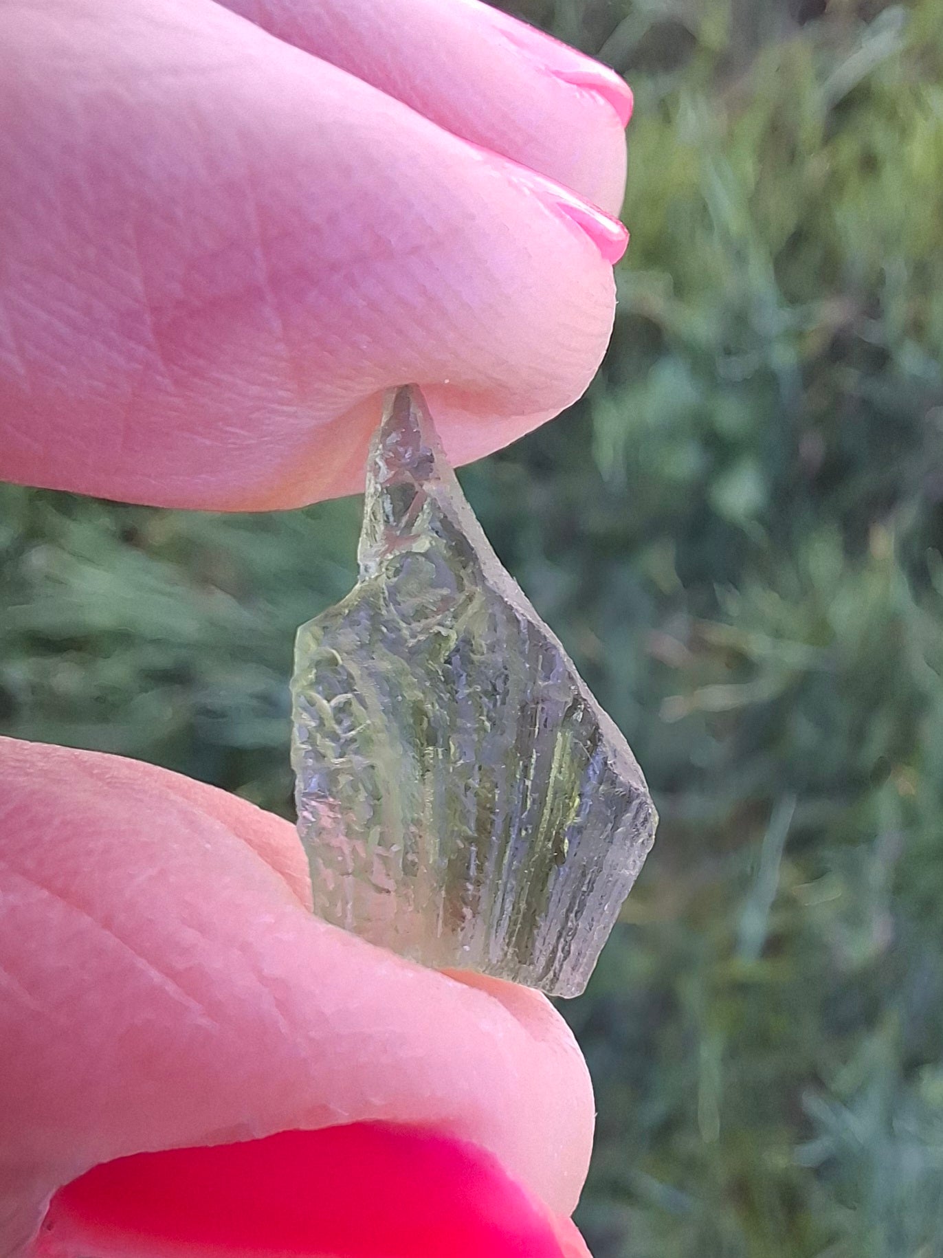 Moldavite Piece, 0.65g, Tektite (Ref: 1404)