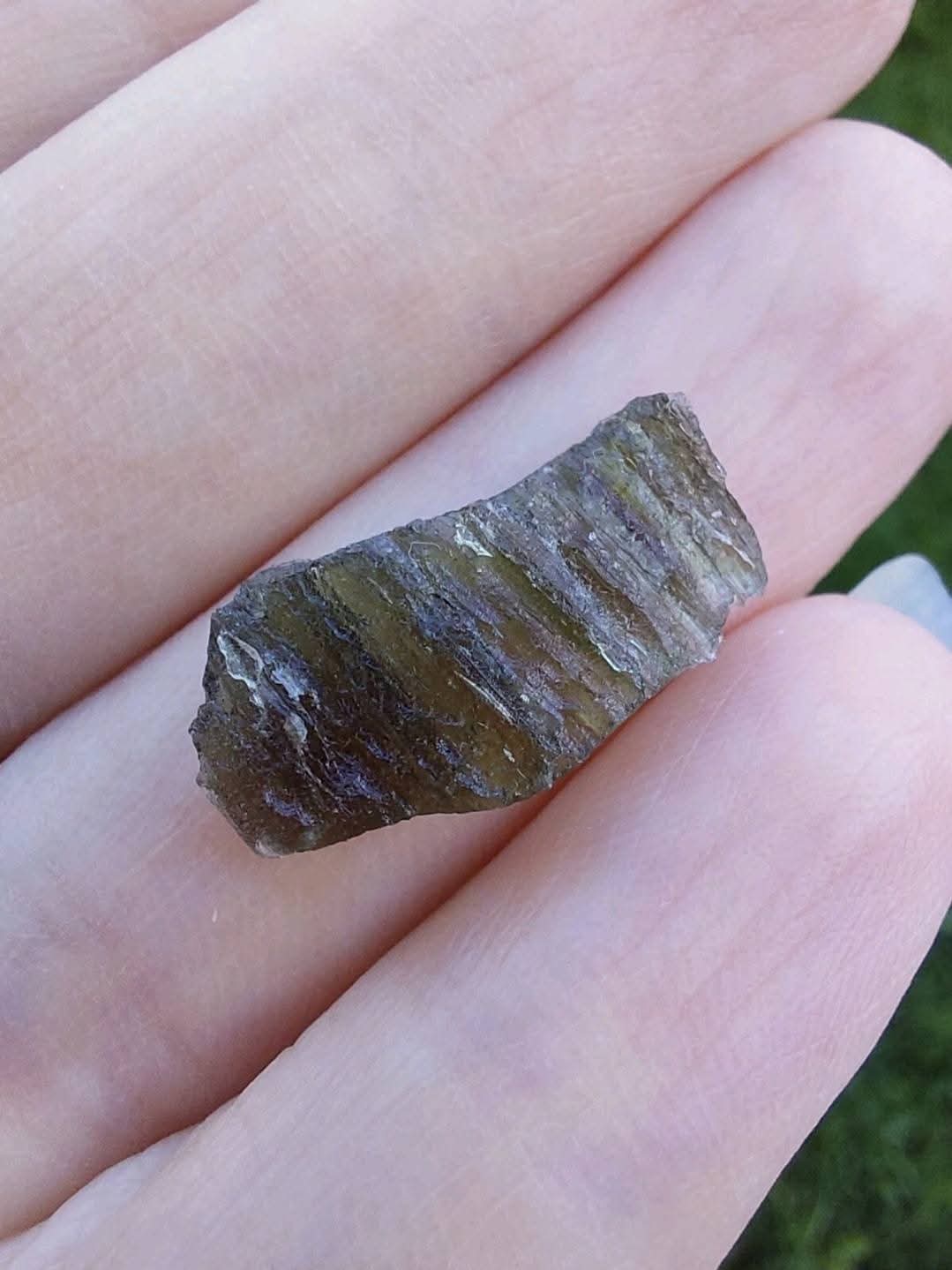 Moldavite Piece, 0.90g, Tektite (Ref: 918)