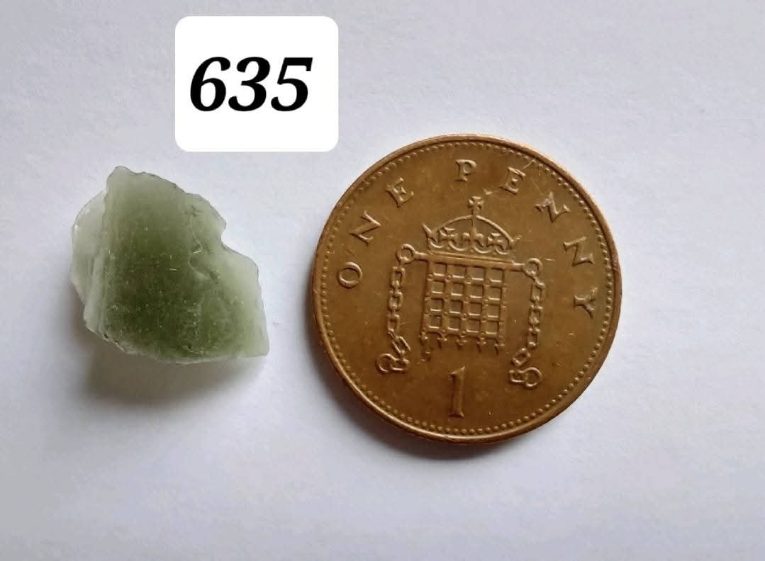 Moldavite Piece, 0.72g, Tektite (Ref: 635)