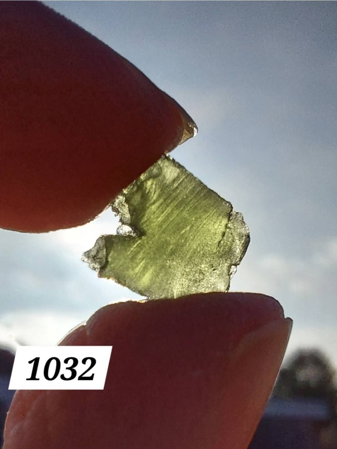 Moldavite Piece, 0.63g, Tektite (Ref: 1032)