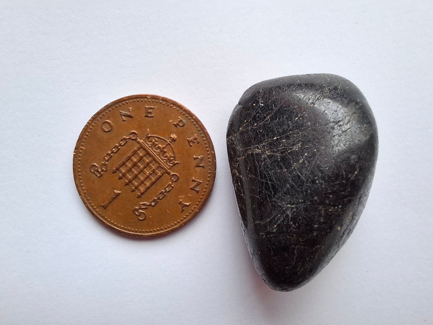 Black Tourmaline, Tumble Stone, Crystal (Ref: T219)