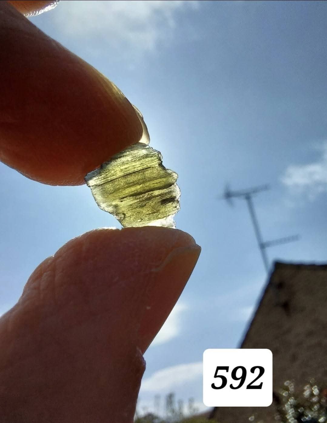 Moldavite Piece, 0.57g, Tektite (Ref: 592)