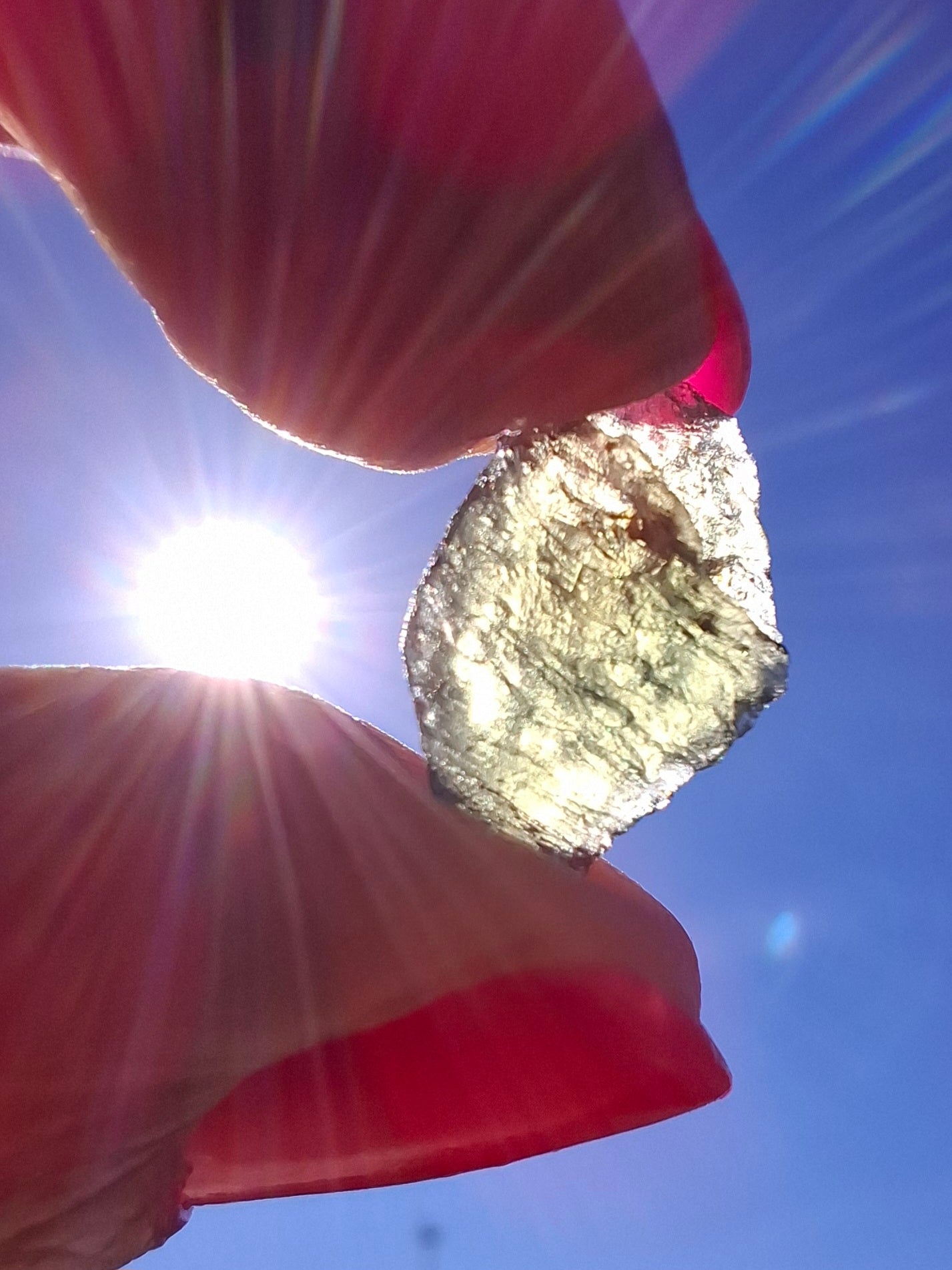 Moldavite Piece, 0.69g, Tektite (Ref: 1407)