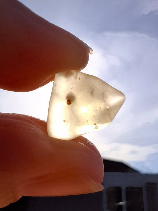 Libyan Desert Glass small Piece, 1.53g, Tektite (Ref: L1346)