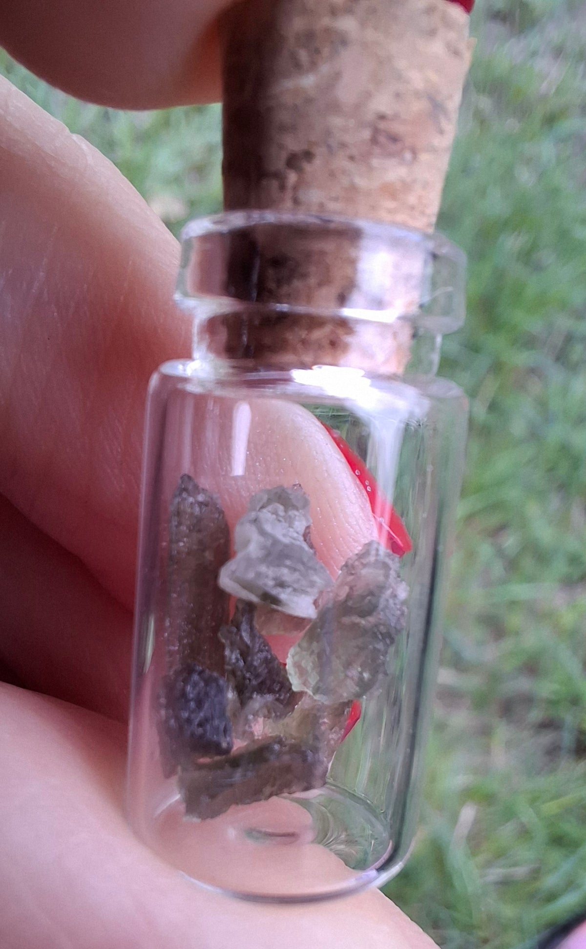 Moldavite Chips (0.50g) in 1ml Bottle, Tektite (Ref: B25)