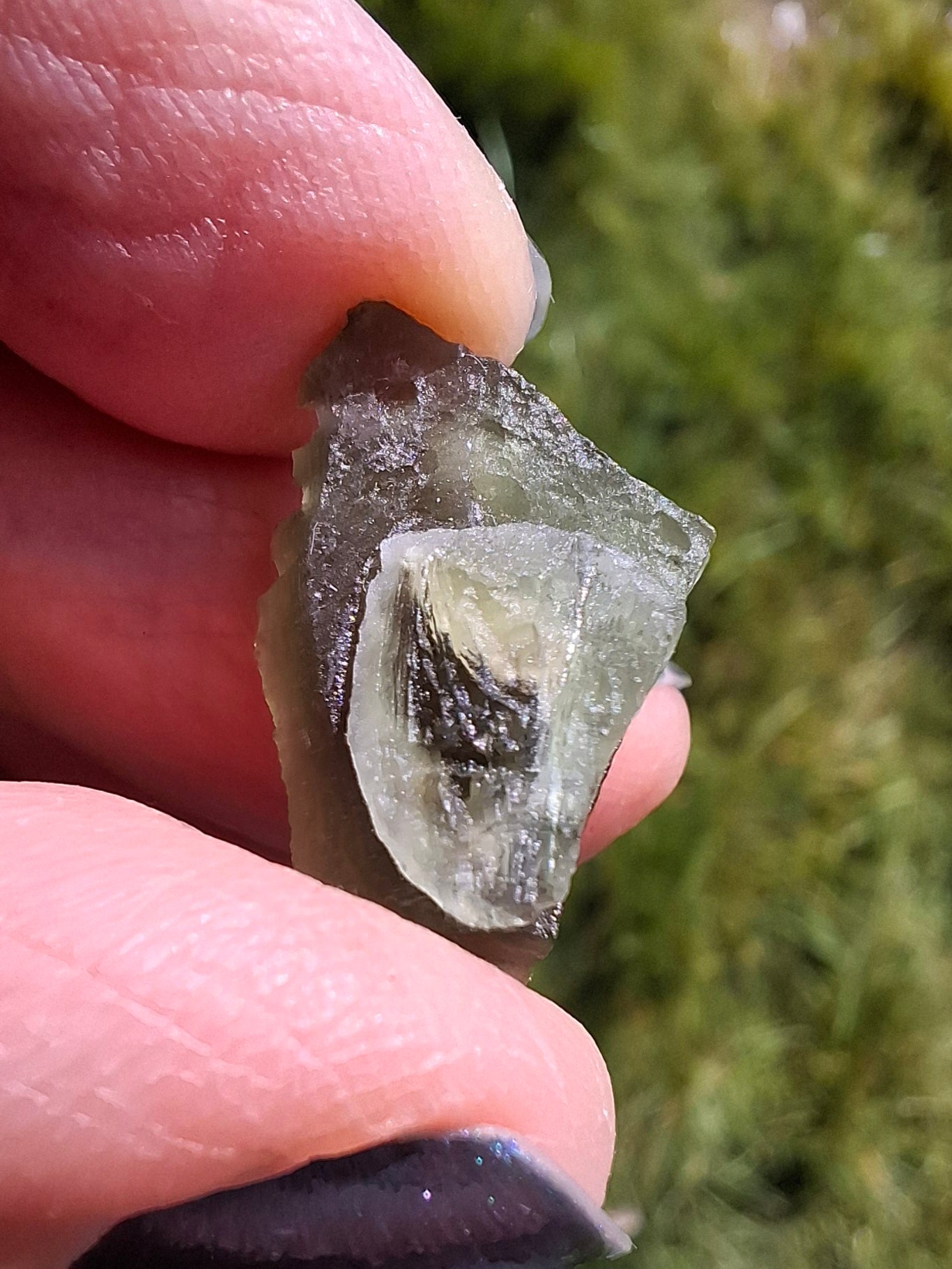 Moldavite Piece, 1.65g, Tektite (Ref: 1387)