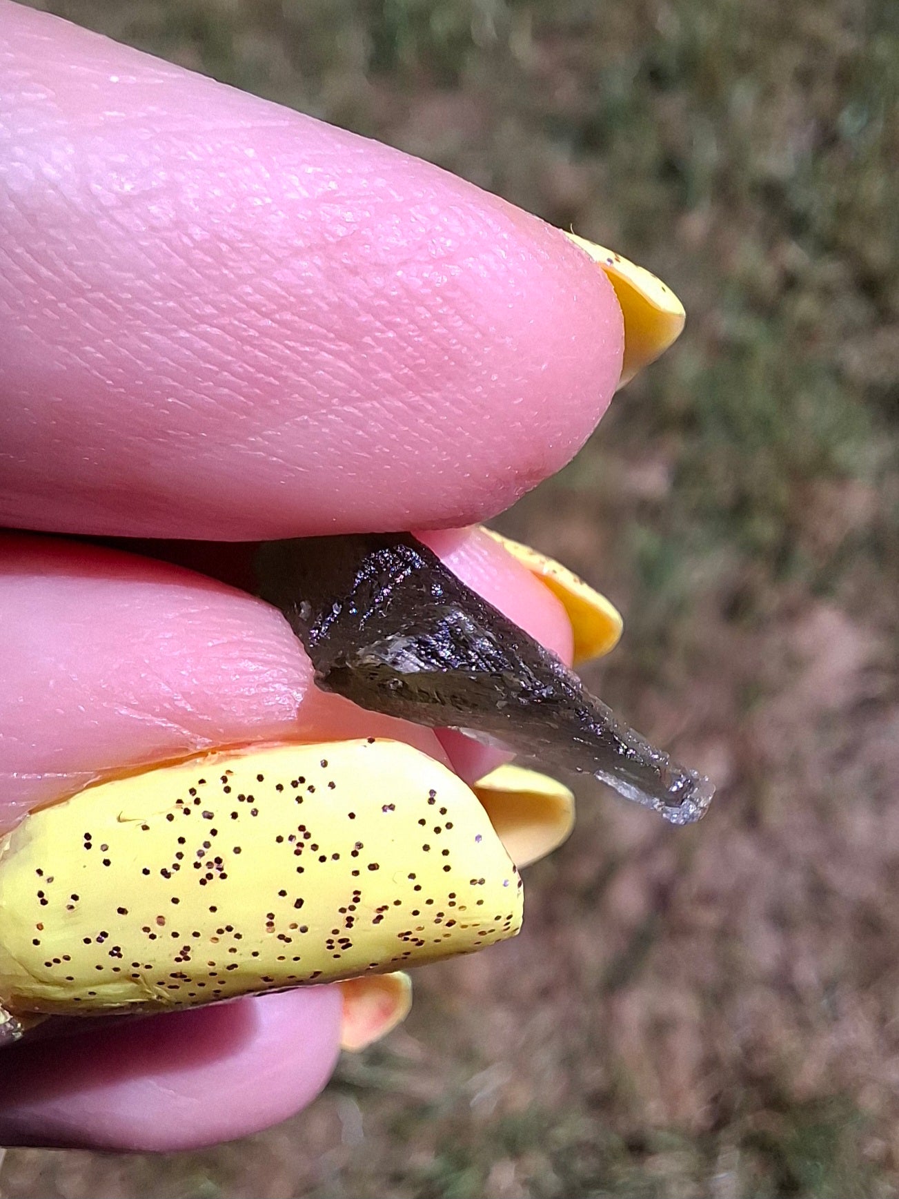 Moldavite Piece, 0.87g, Tektite (Ref: 1477)