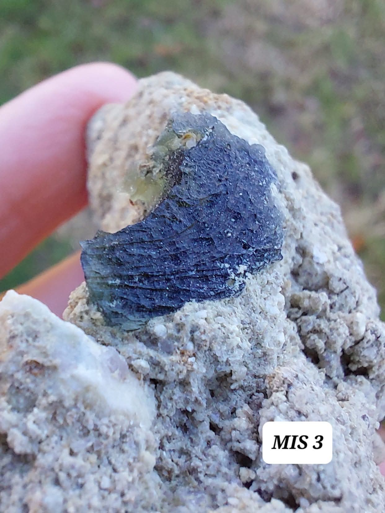 Moldavite In-Situ (in matrix), Besednice, Est- 3g, Tektite (Ref: MIS3)