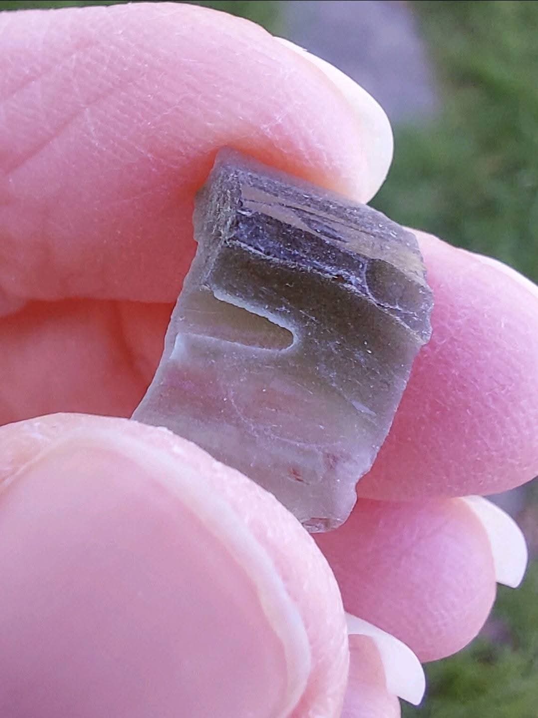 Moldavite Piece, 0.89g, Tektite (Ref: 1011)