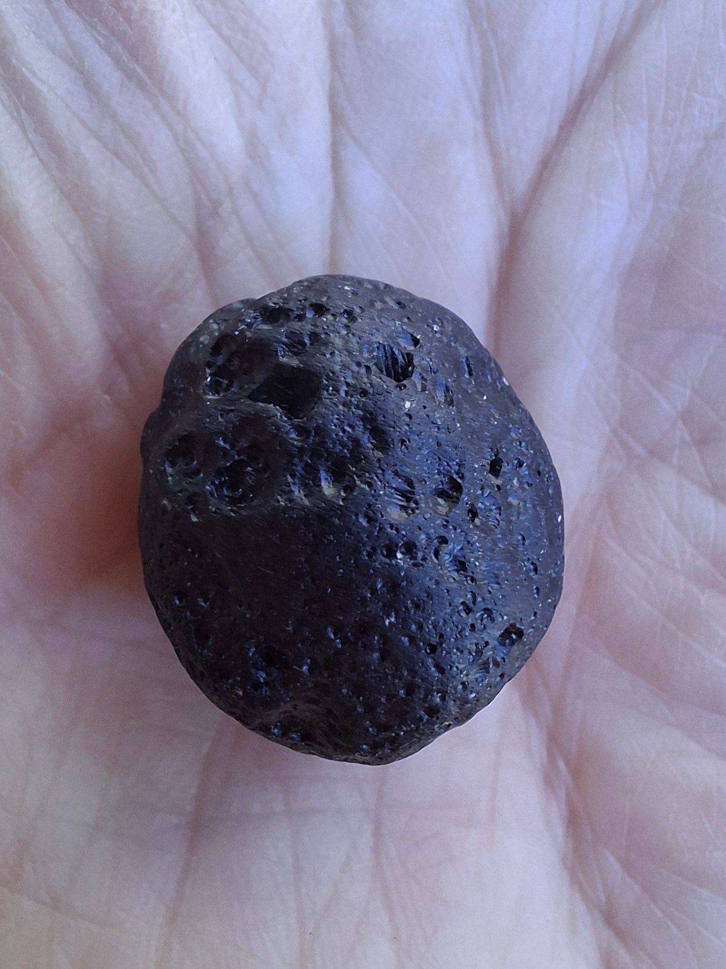 Philippinite (Rizalite), 9.75g, Tektite