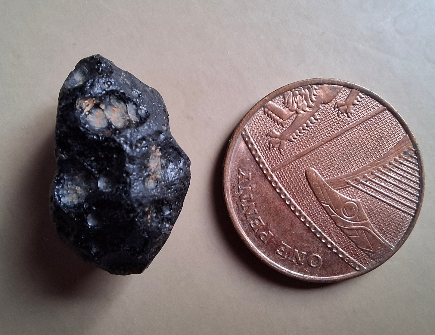 Ivory Coast (Ivorite), RAREST TEKTITE IN THE WORLD, 2.76g, Tektite (Ref: IV1)
