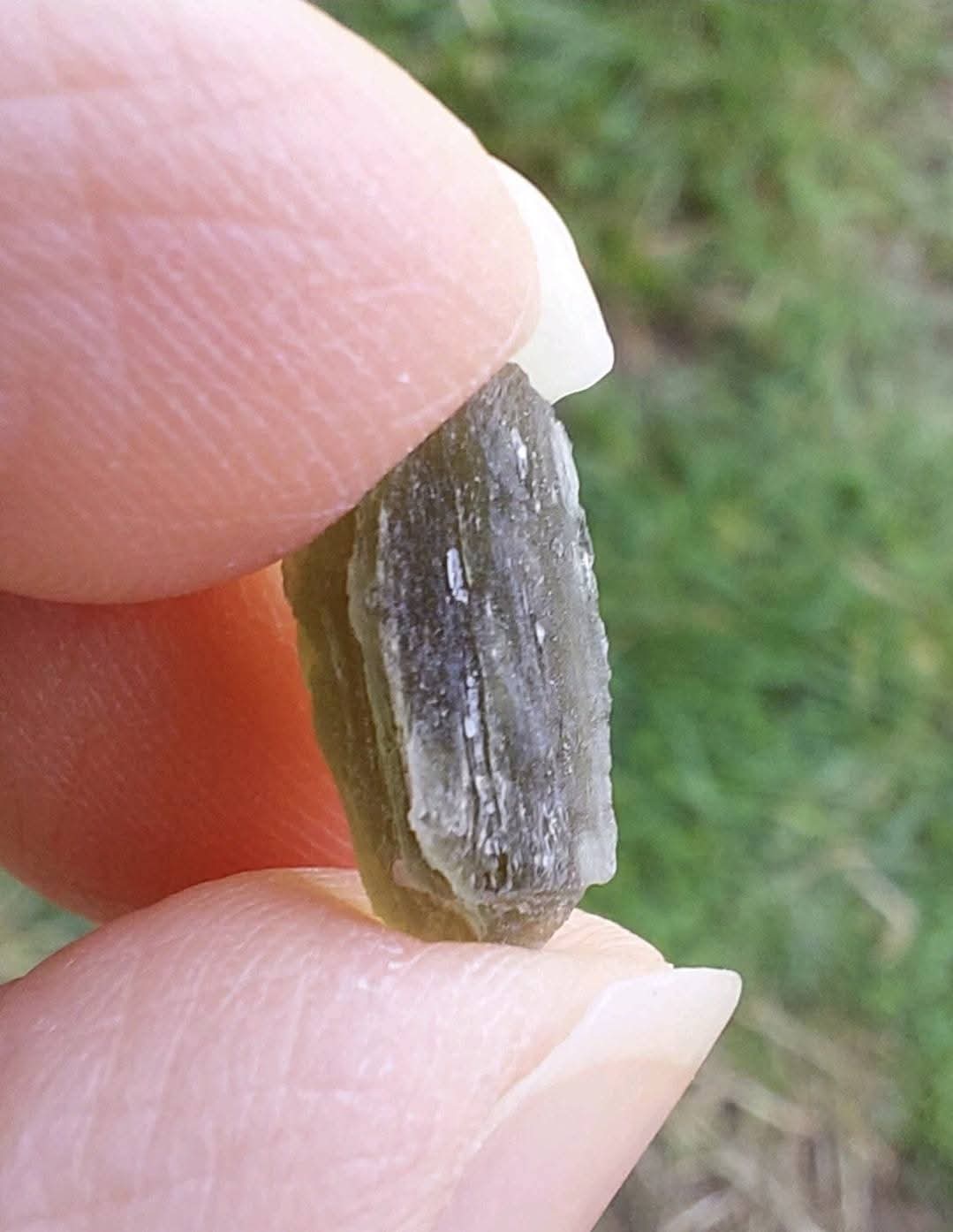 Moldavite Piece, 0.70g, Tektite (Ref: 774)