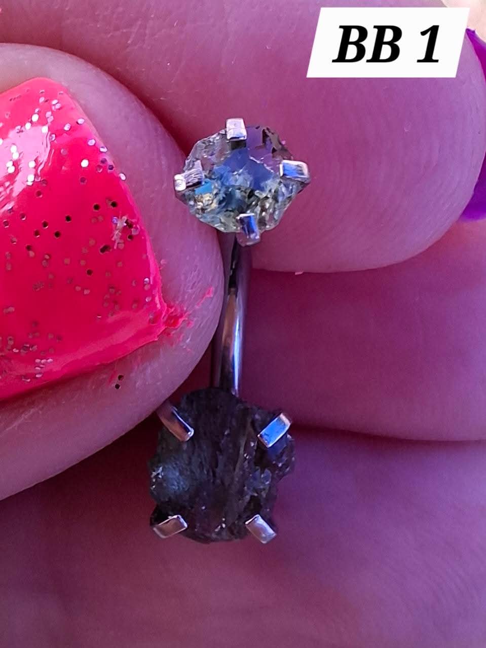 Moldavite (raw) BELLY BAR, 14G, Surgical Steel, Tektite (Ref: BB1)