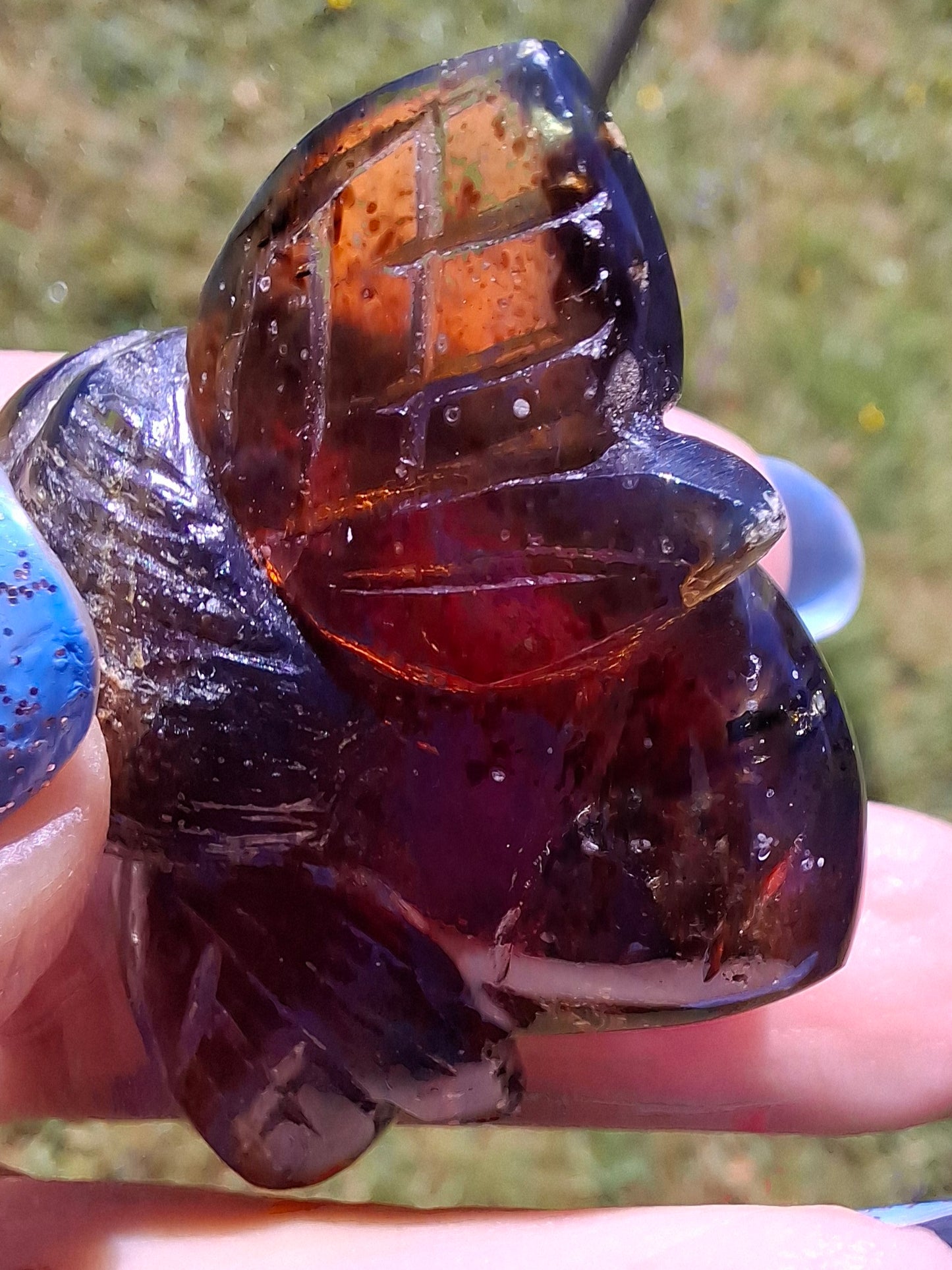 Red Amber Honey Bee Carving, 10.66g, Fossil (Ref: Bee39)