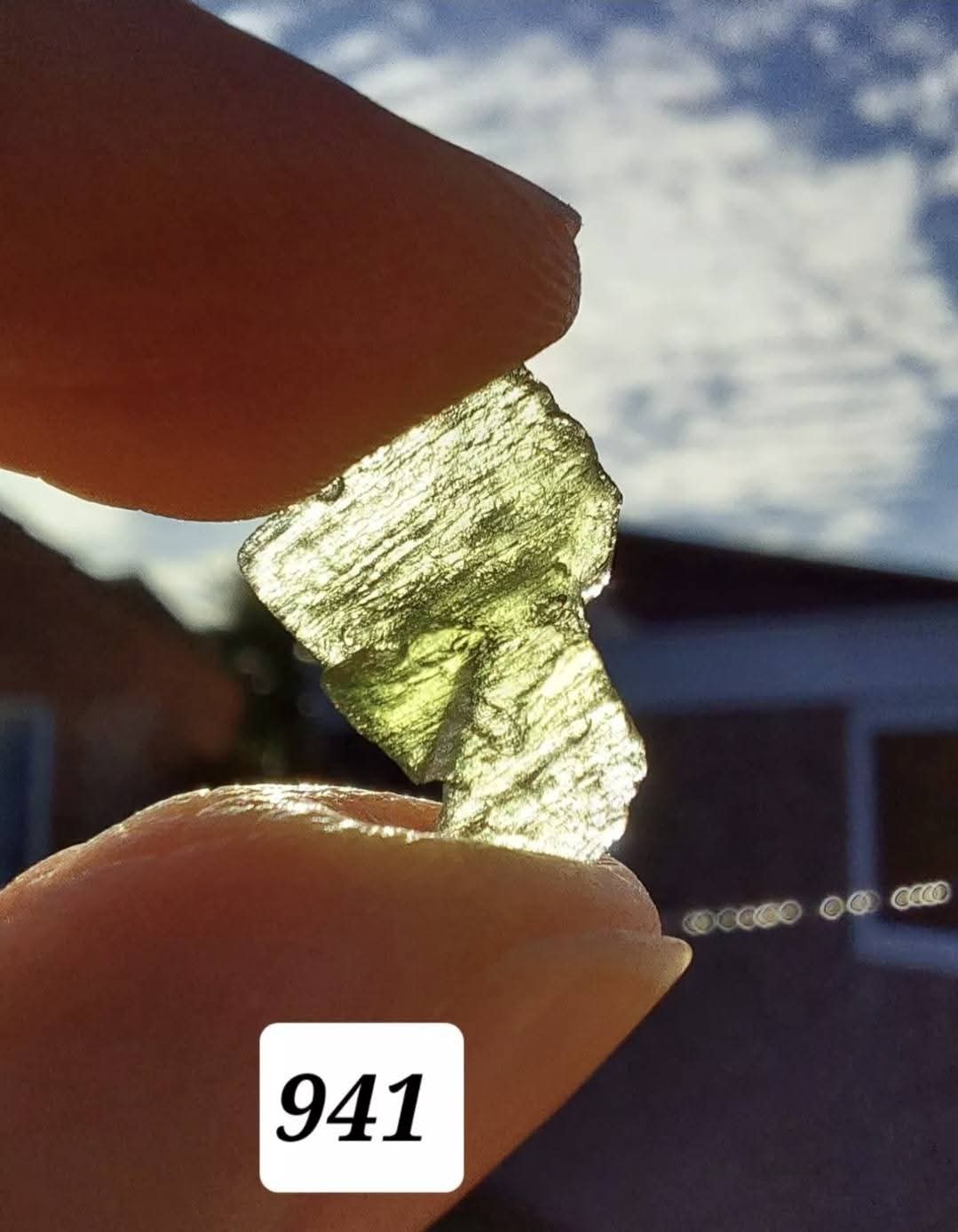Moldavite Piece, 0.58g, Tektite (Ref: 941)