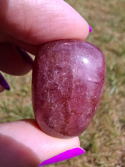 Strawberry Quartz, Tumble Stone, Crystal (Ref: T14)