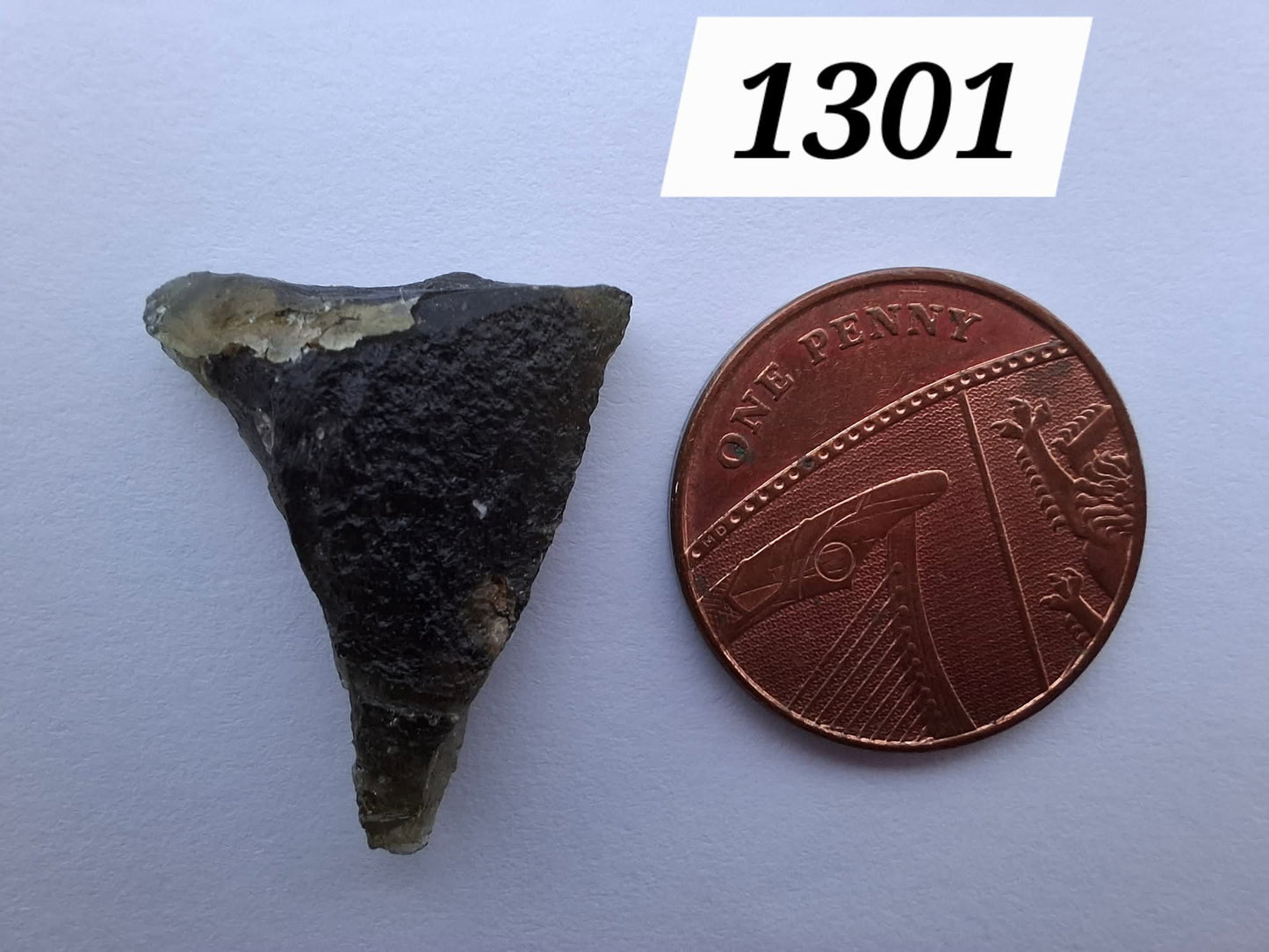 Moldavite Piece, 2.28g, Tektite (Ref: 1301)