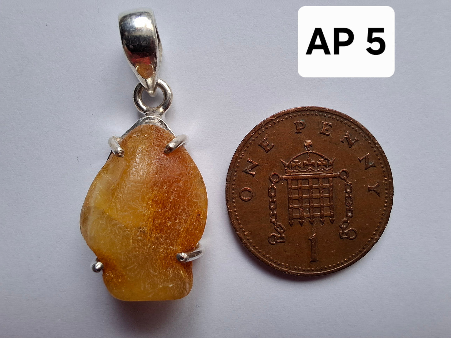 Baltic Amber Pendant, 925 Silver, Fossil (Ref: AP5)