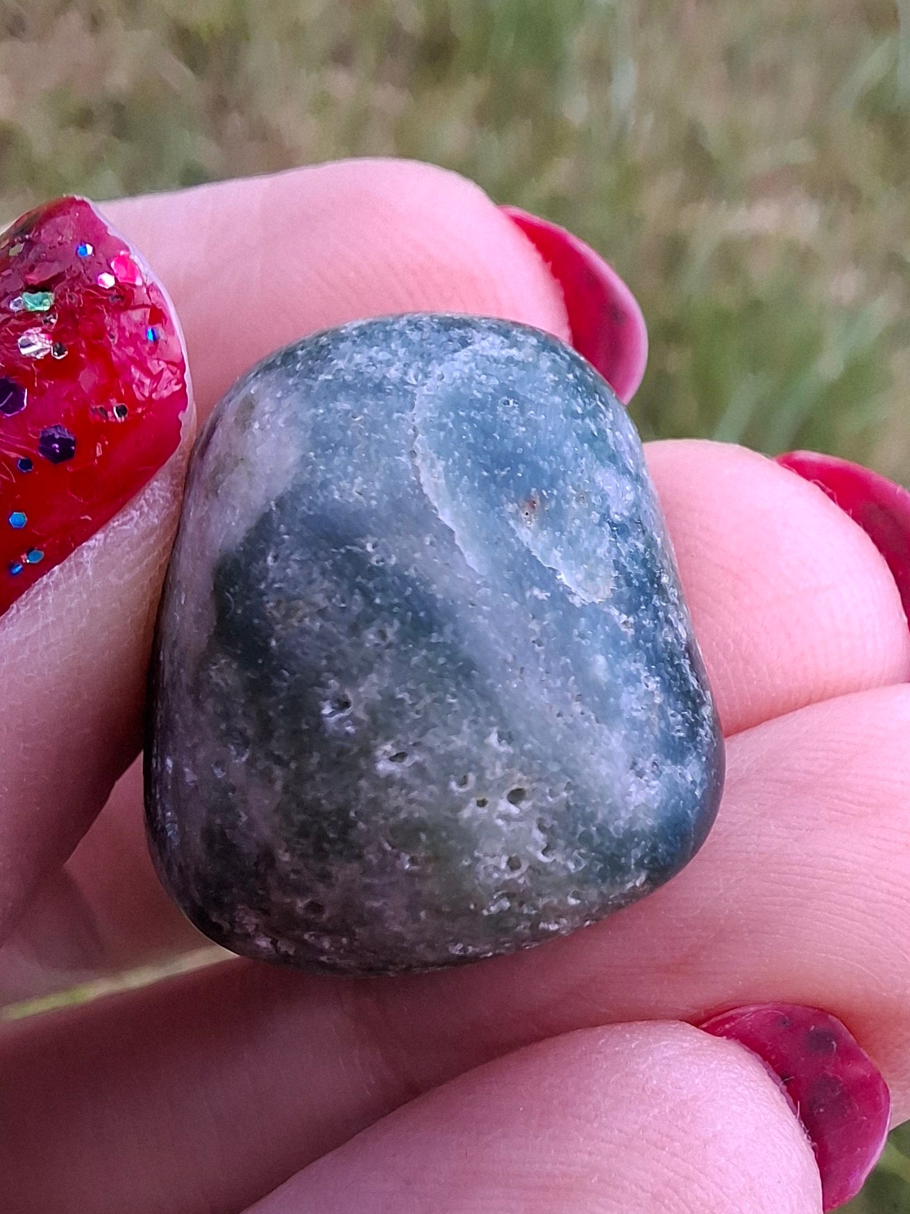 Green Moss Agate, Tumble Stone, Crystal (Ref: T172)