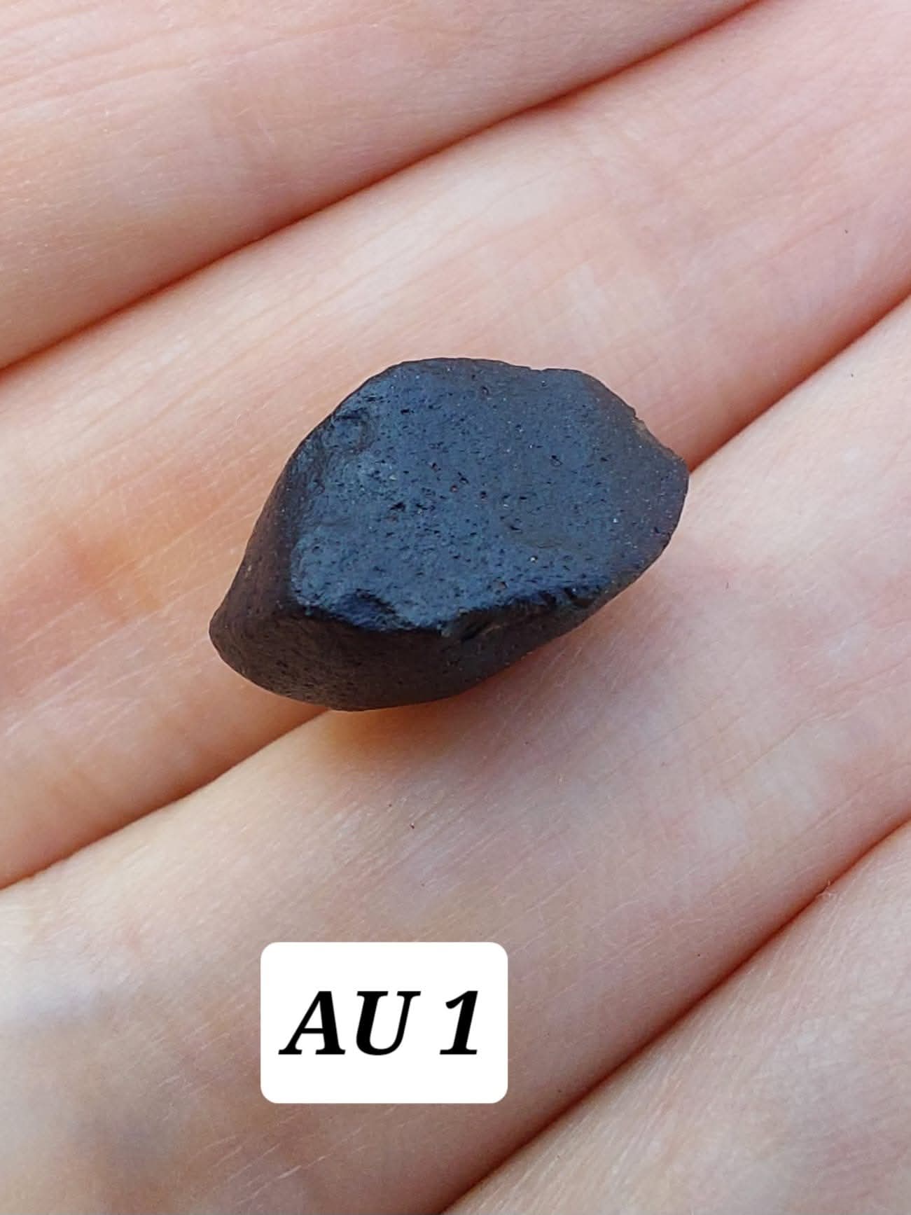 Australite, 1.54g, Tektite (Ref: AU1)