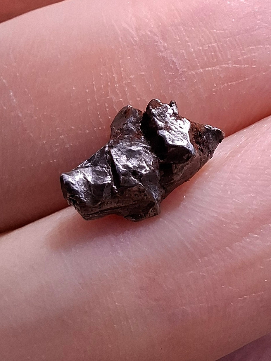 Campo del Cielo, 0.95g, Nickel Iron Meteorite (Ref: C2)