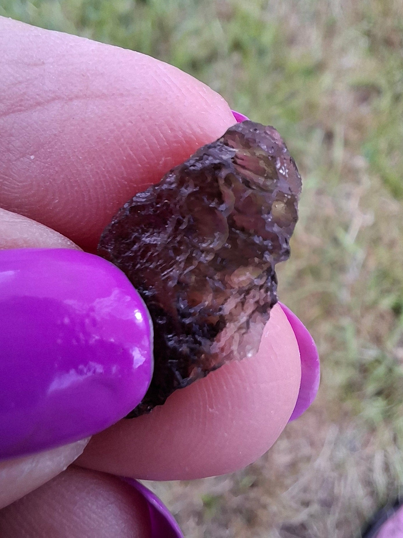 Moldavite Piece, 0.98g, Tektite (Ref: 1427)