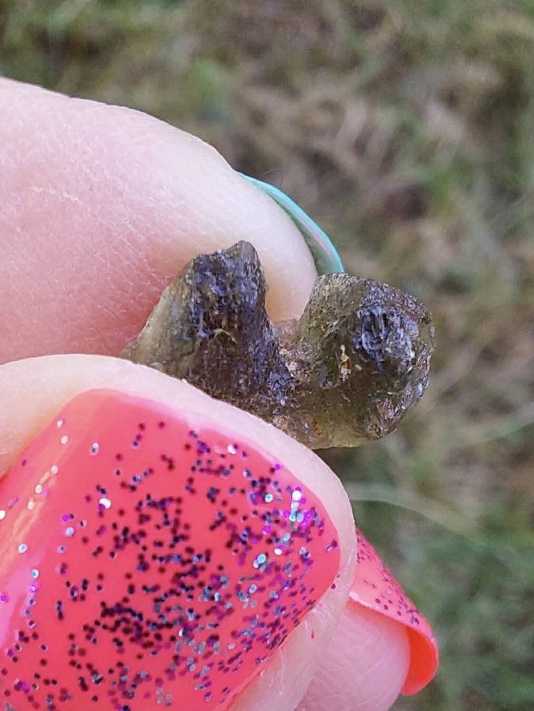 Moldavite Piece, 0.64g, Tektite (Ref: 1149)