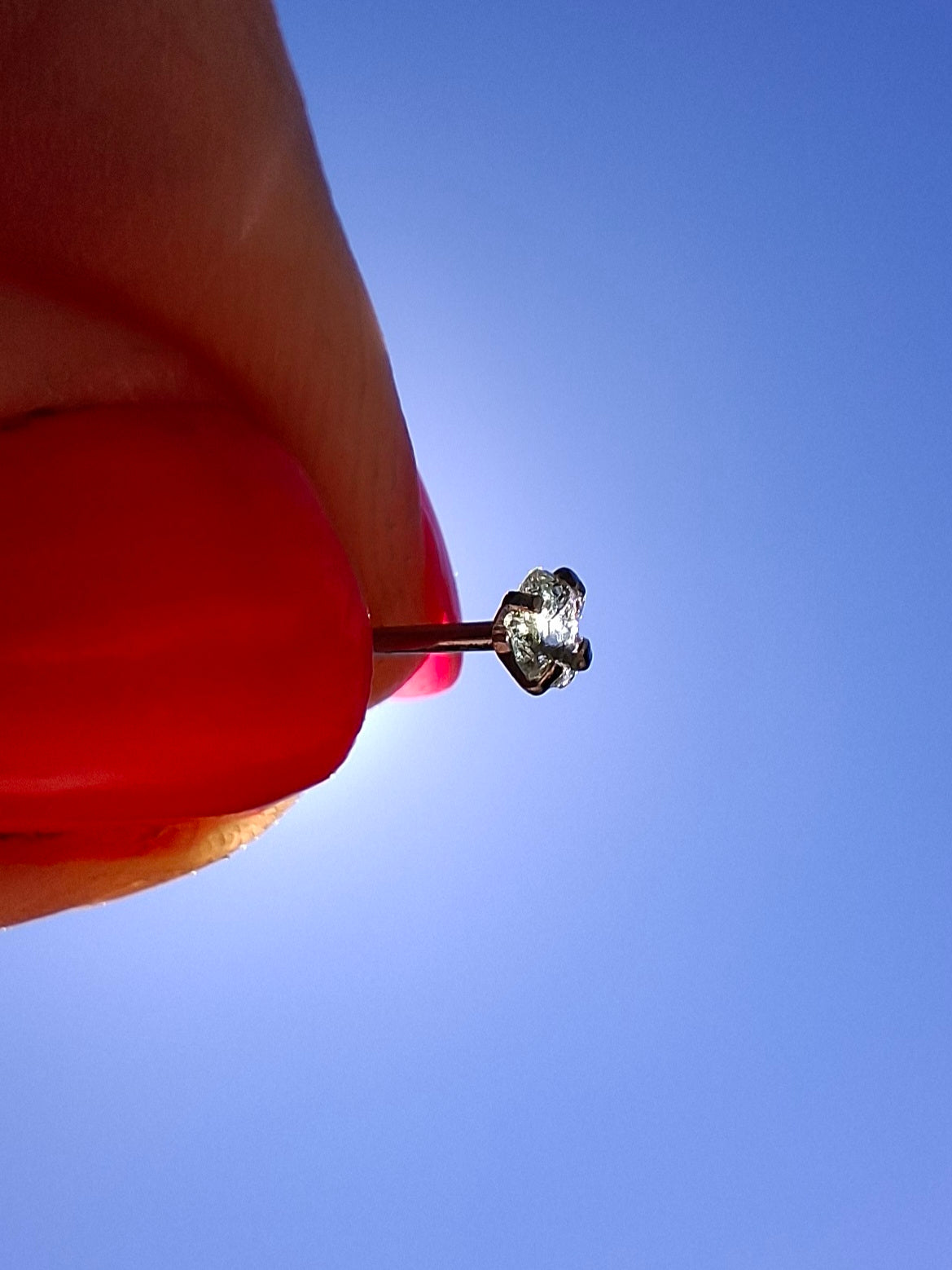 Moldavite (raw) NOSE STUD, 20G, L shape, Surgical steel, Tektite (Ref: N5)