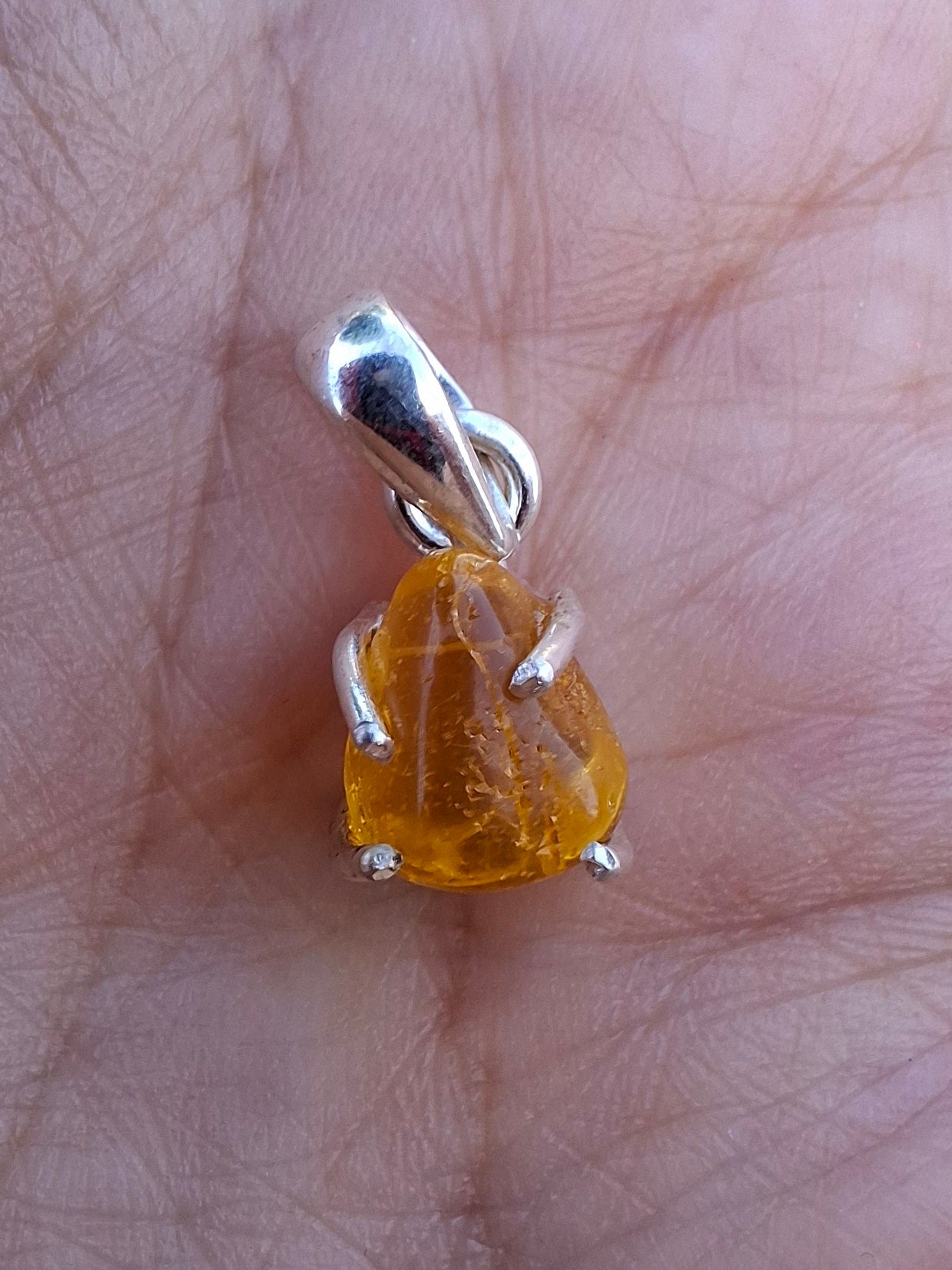 Baltic Amber Pendant, 925 Silver, Fossil (Ref: AP25)
