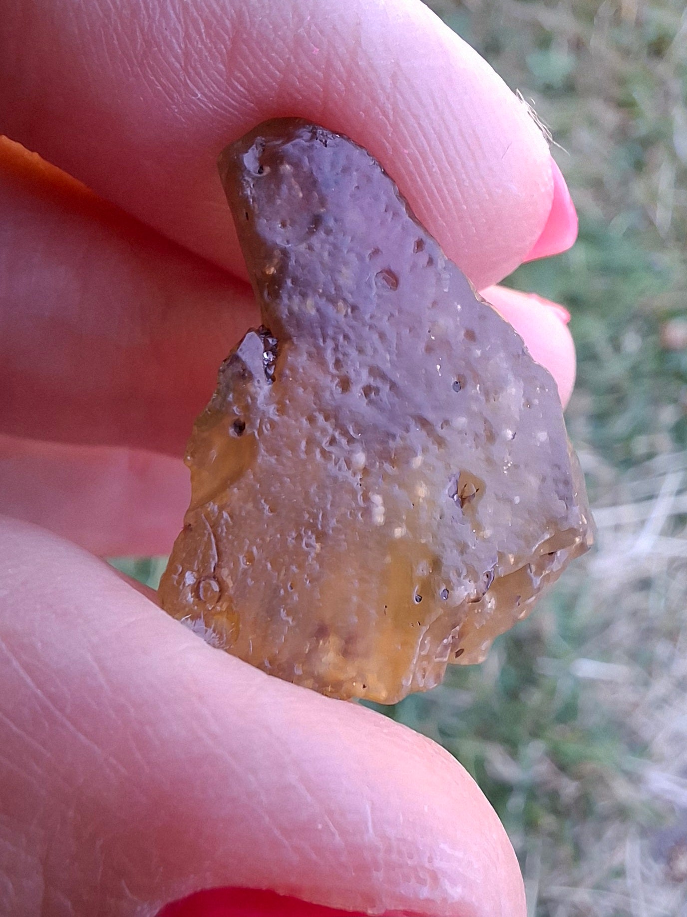 Libyan Desert Glass (darker) Piece, 7.36g, Tektite (Ref: L1357)