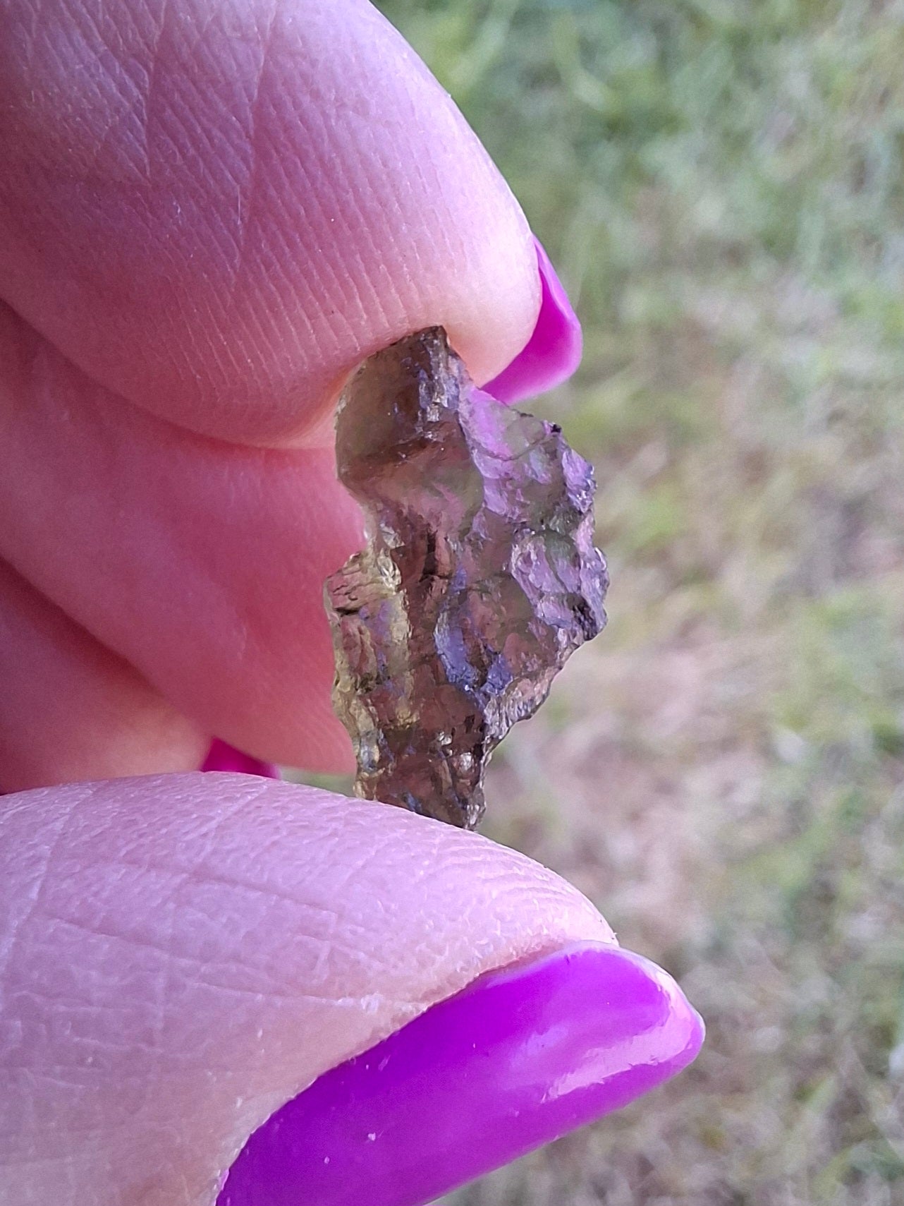 Moldavite Piece, 0.61g, Tektite (Ref: 1457)