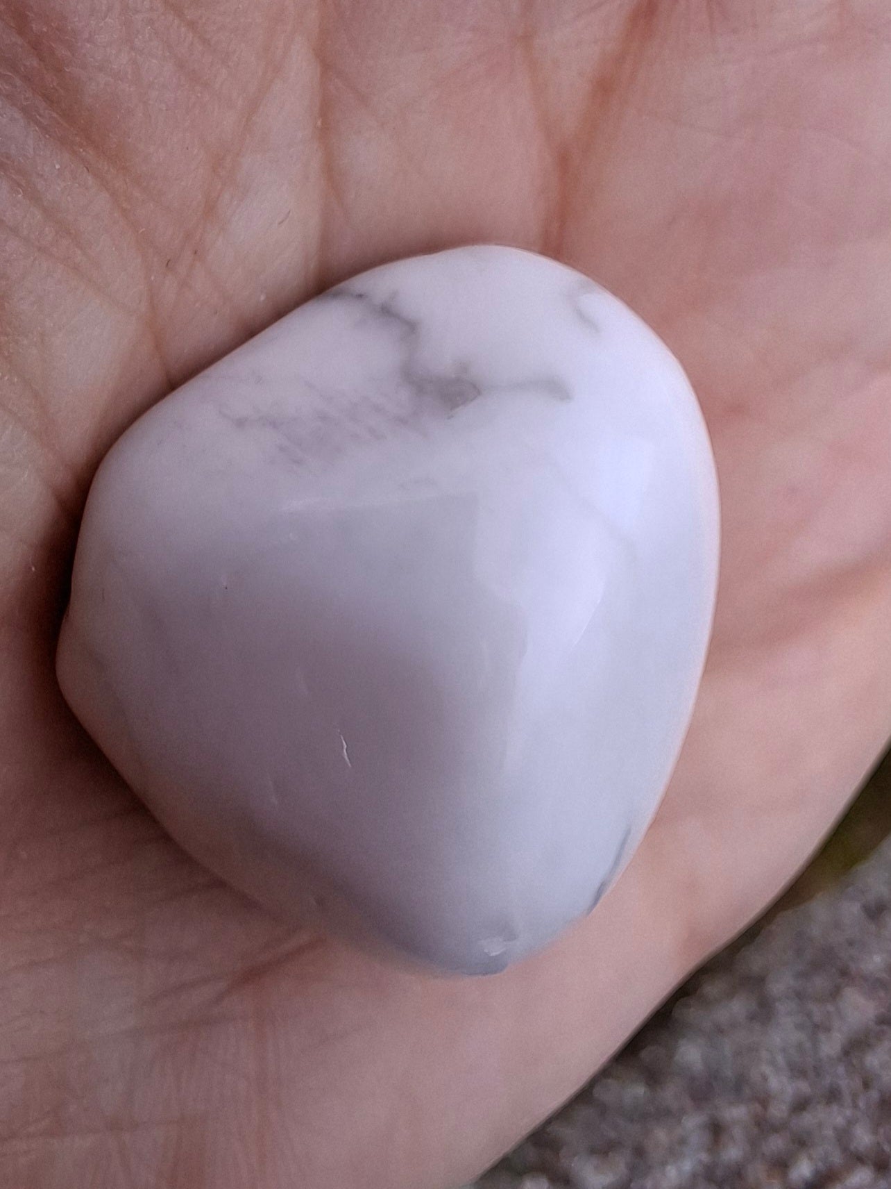 Howlite, Tumble Stone, Crystal (Ref: T34)