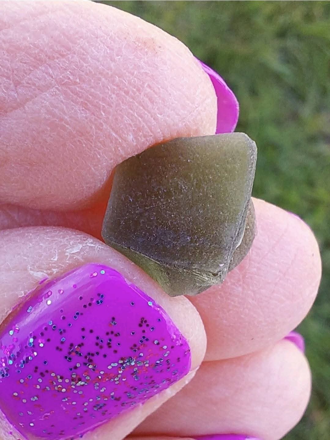 Moldavite Piece, 0.82g, Tektite (Ref: 1117)