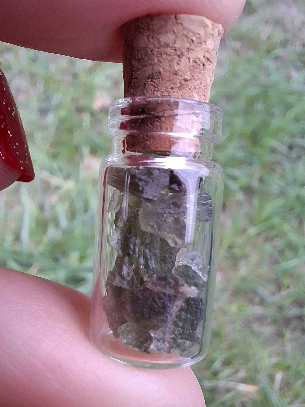 Moldavite Chips (1.00g) in 1ml Bottle, Tektite (Ref: B32)