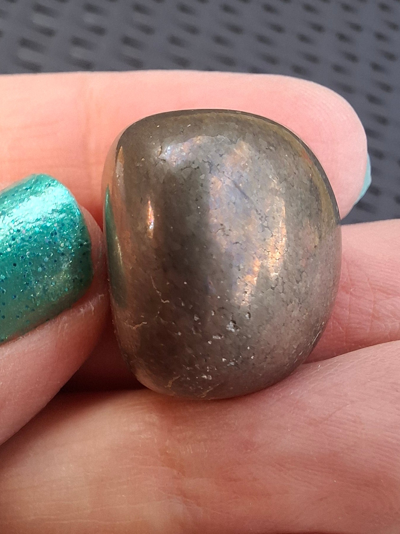 Apache Gold Tumble Stone, Crystal (Ref: T228)