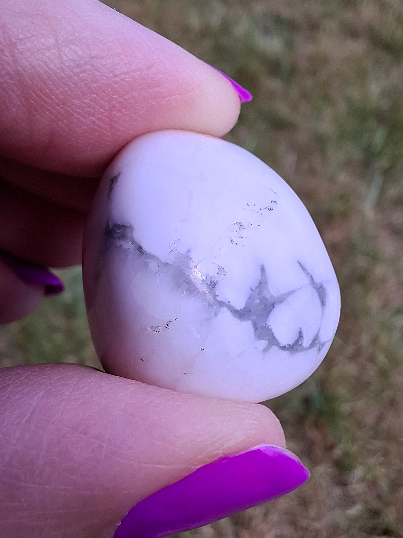 Howlite, Tumble Stone, Crystal (Ref: T42)